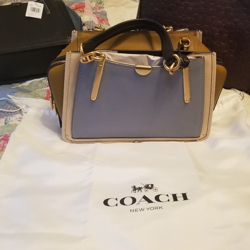 Purses - Picture 3 of 7